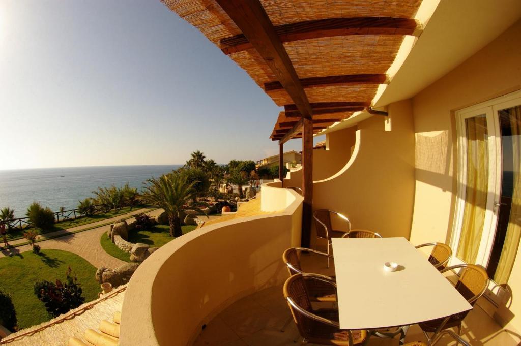 Hotel Villaggio Cala Di Volpe Capo Vaticano Exteriér fotografie