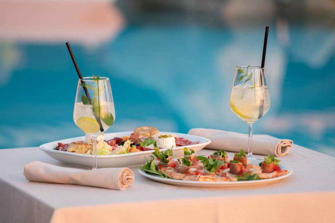 Hotel Villaggio Cala Di Volpe Capo Vaticano Exteriér fotografie