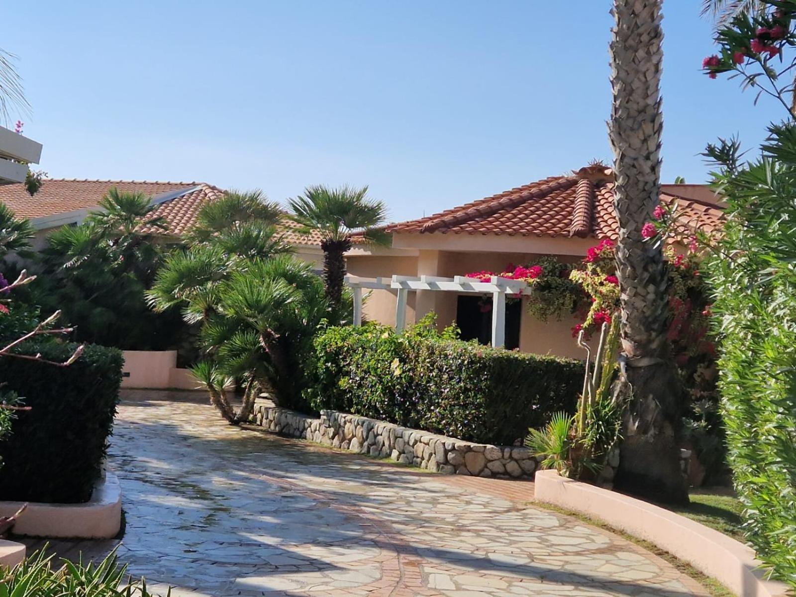 Hotel Villaggio Cala Di Volpe Capo Vaticano Exteriér fotografie