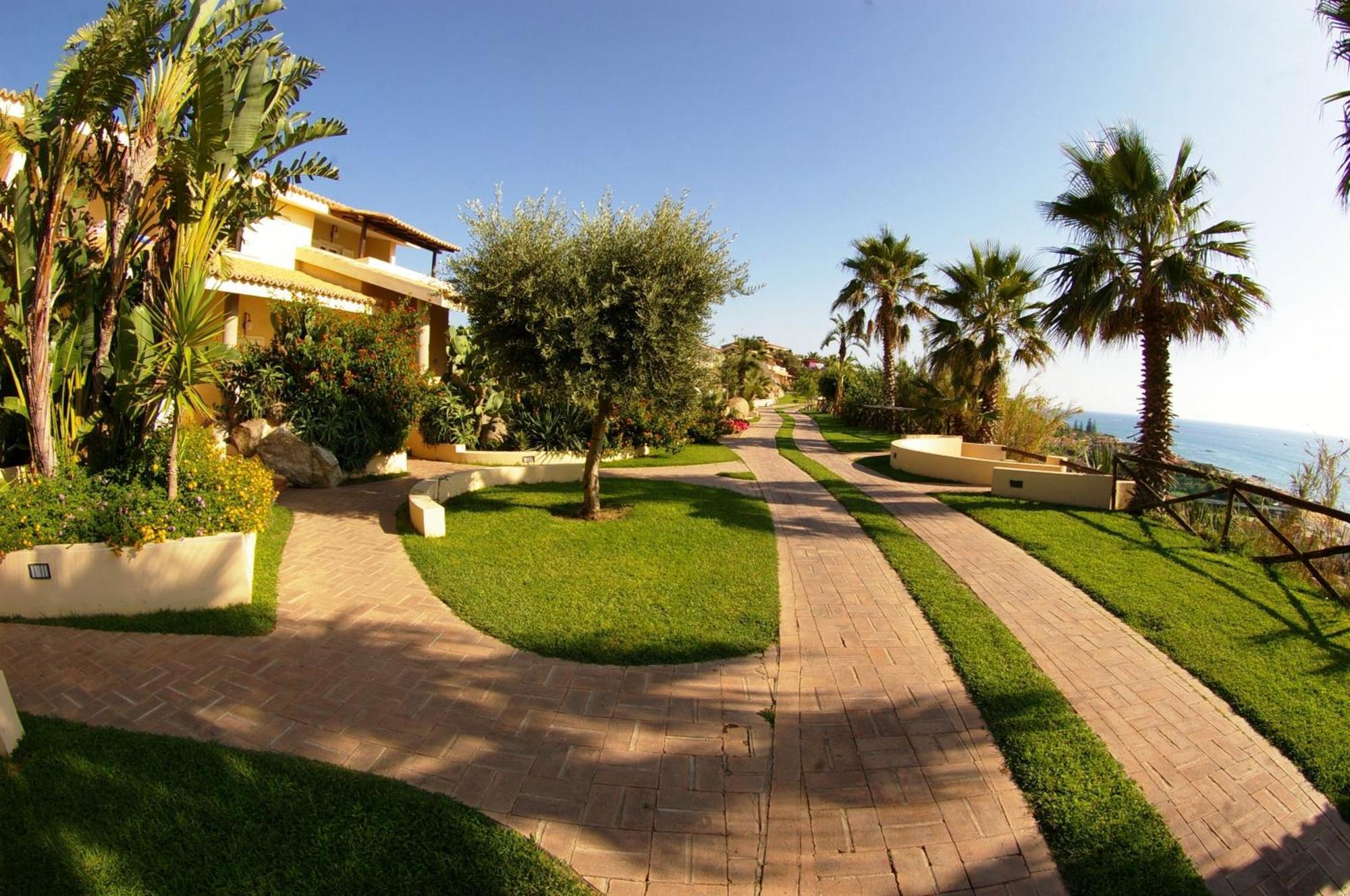 Hotel Villaggio Cala Di Volpe Capo Vaticano Exteriér fotografie
