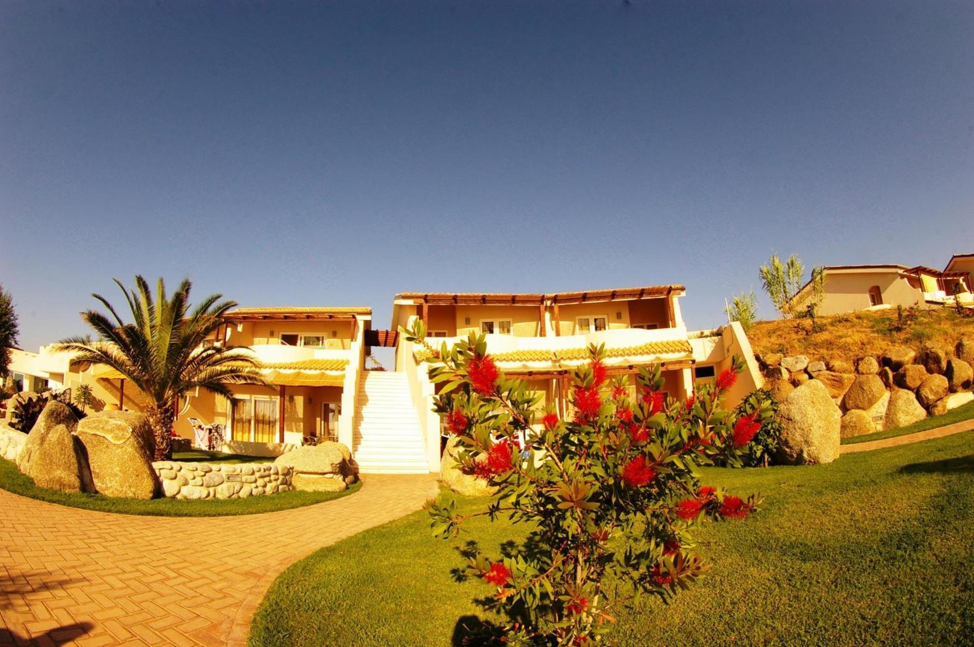 Hotel Villaggio Cala Di Volpe Capo Vaticano Exteriér fotografie
