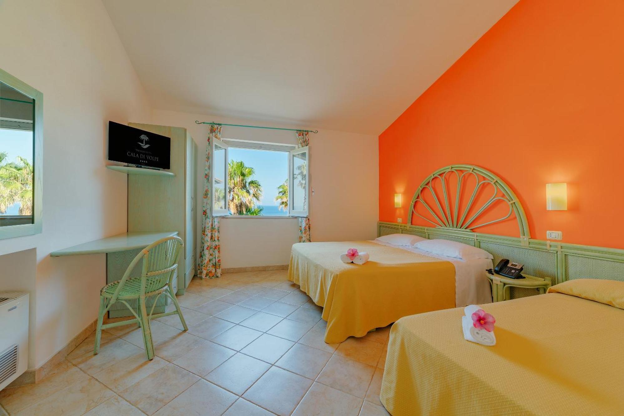 Hotel Villaggio Cala Di Volpe Capo Vaticano Exteriér fotografie