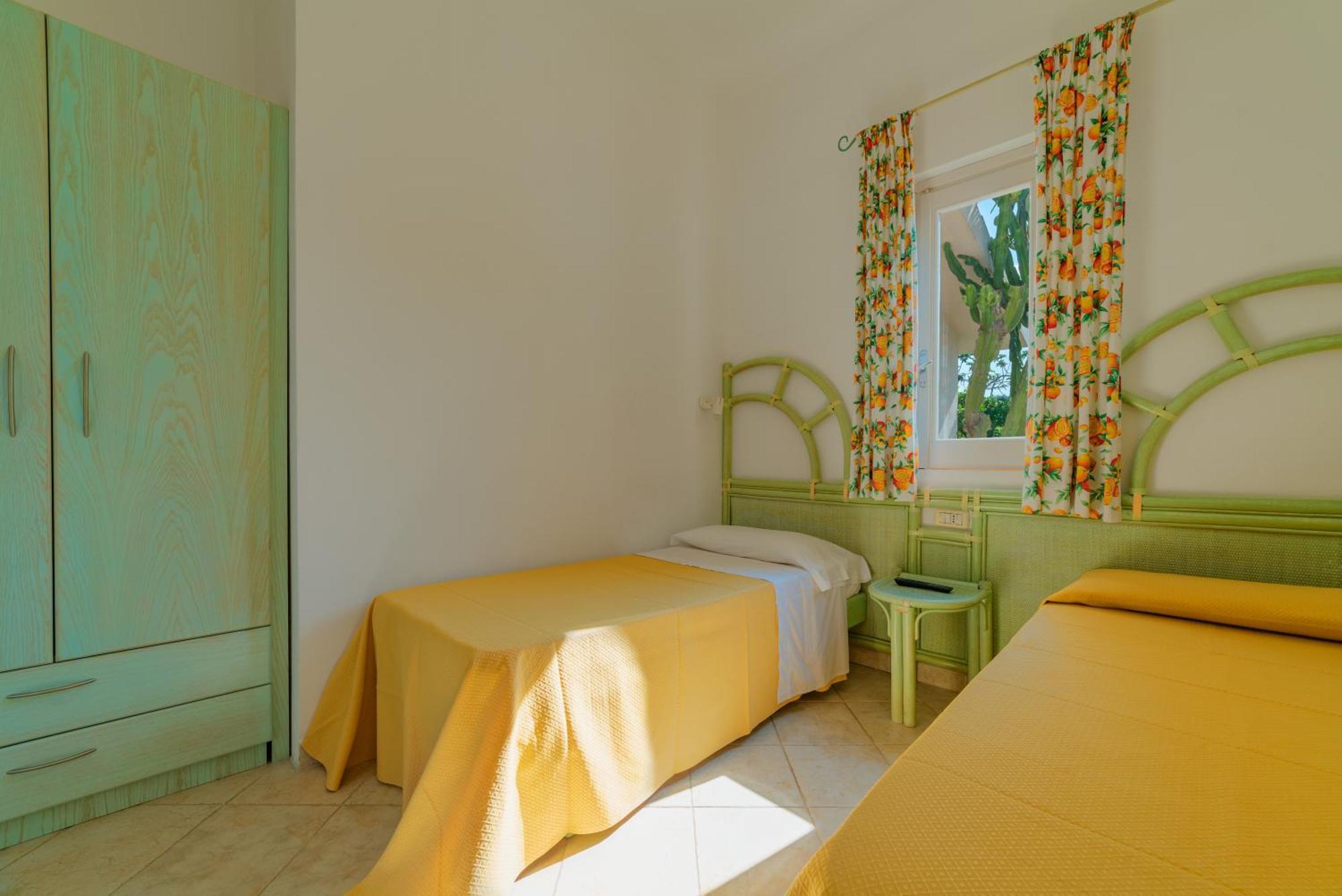 Hotel Villaggio Cala Di Volpe Capo Vaticano Exteriér fotografie