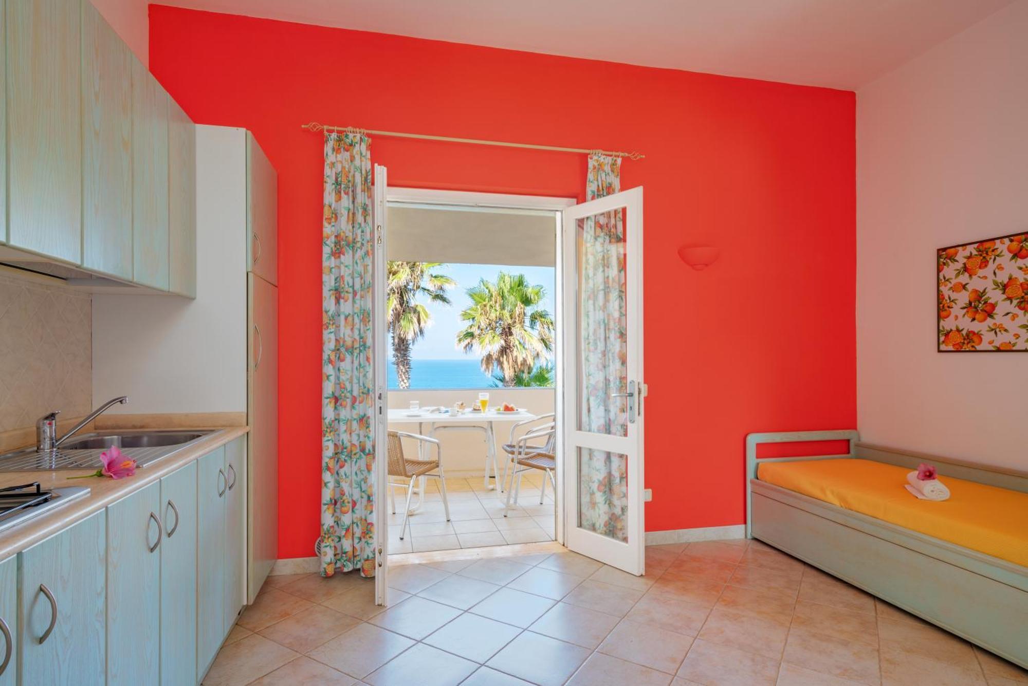 Hotel Villaggio Cala Di Volpe Capo Vaticano Exteriér fotografie